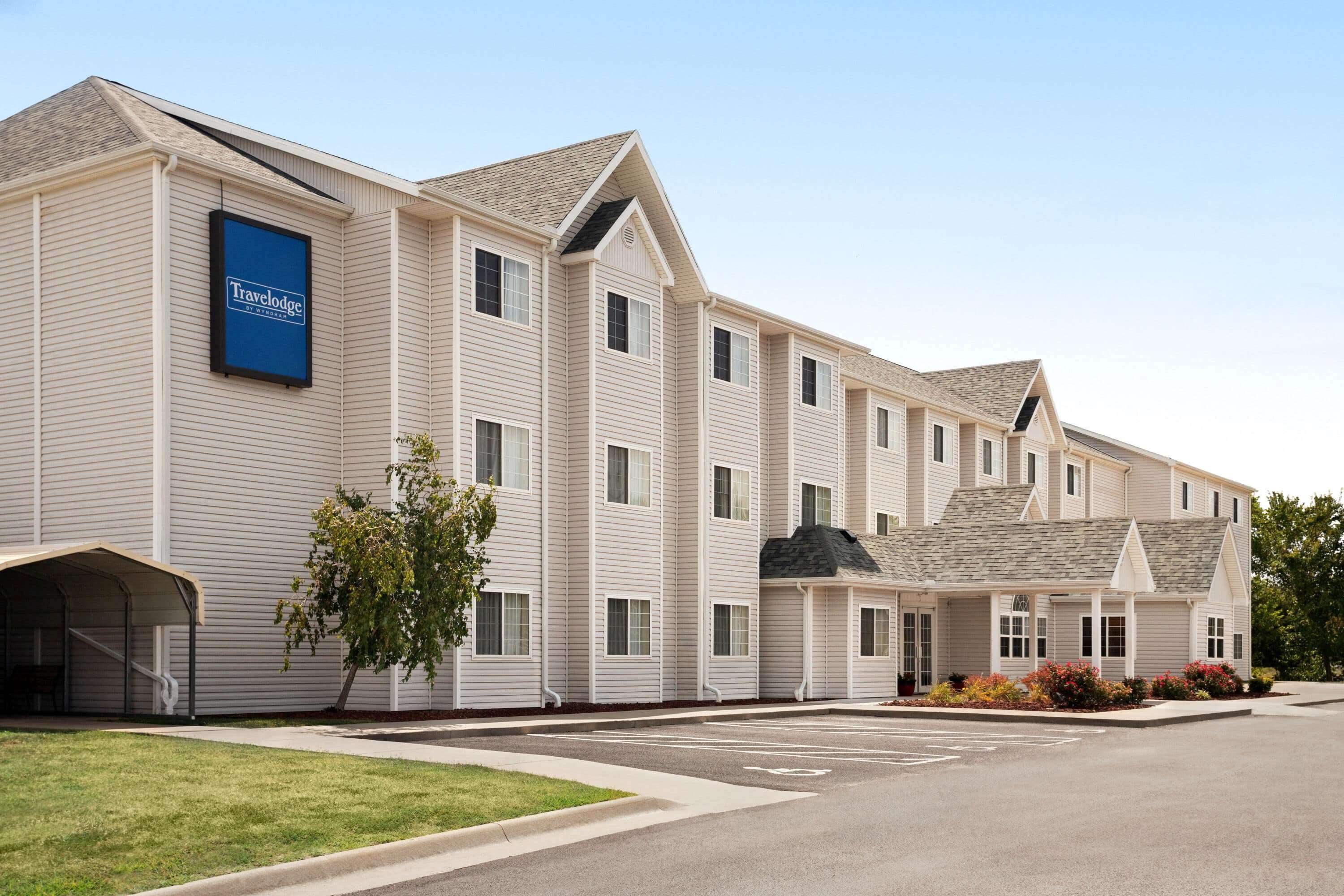 Travelodge By Wyndham Fort Scott Exteriör bild