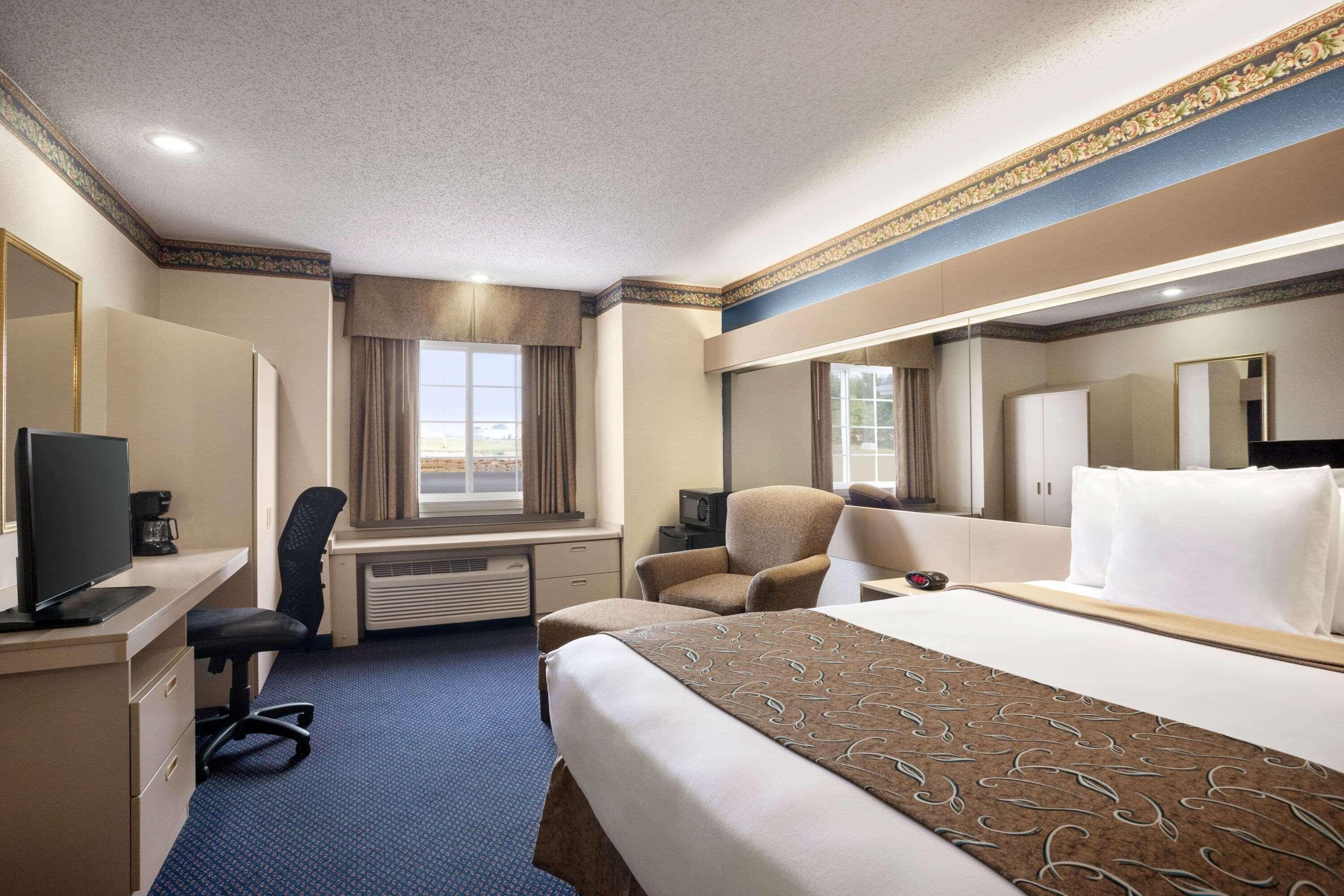 Travelodge By Wyndham Fort Scott Exteriör bild