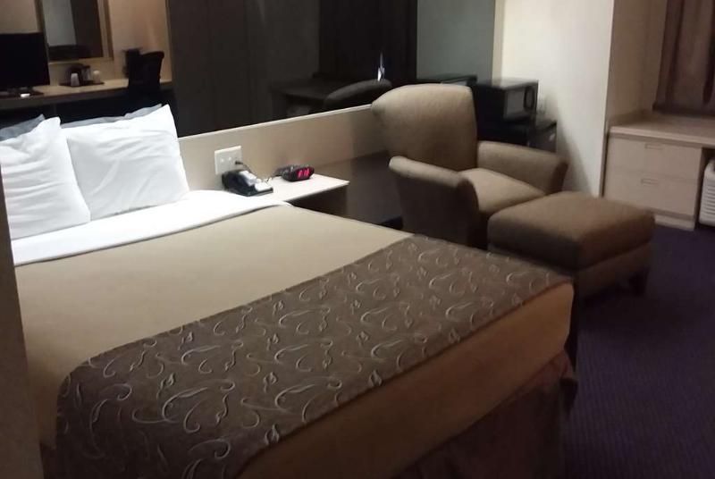 Travelodge By Wyndham Fort Scott Exteriör bild