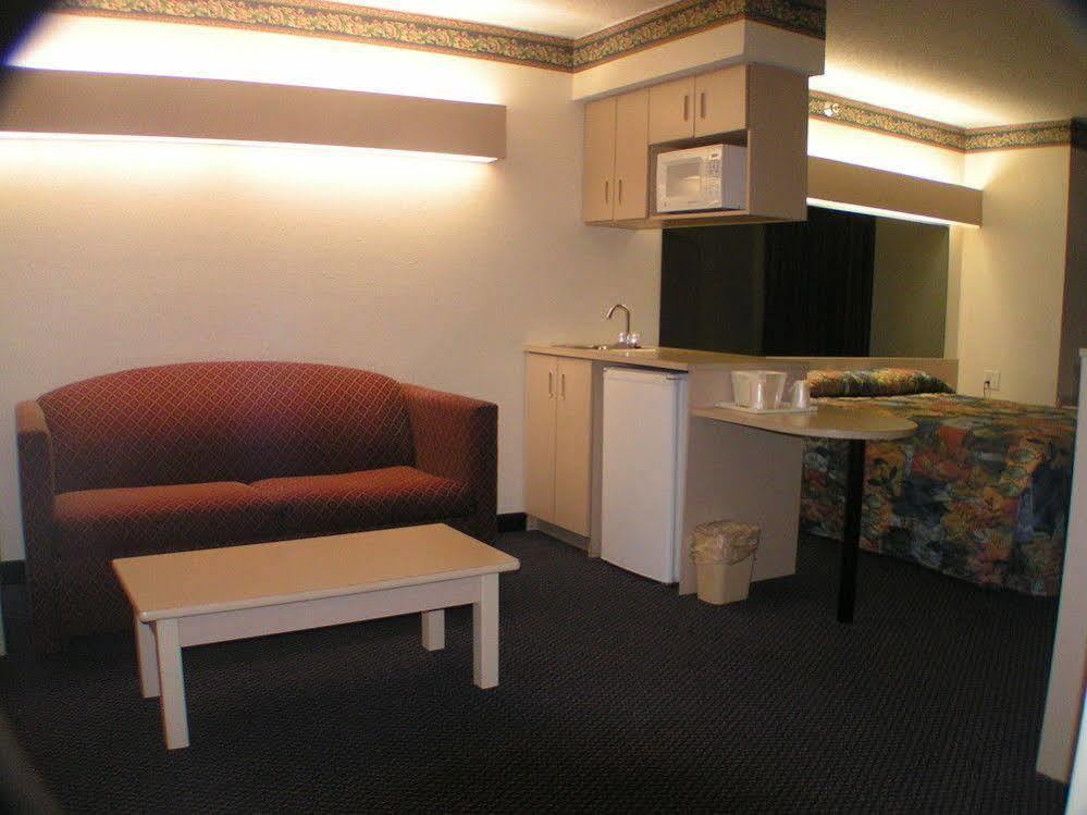 Travelodge By Wyndham Fort Scott Exteriör bild