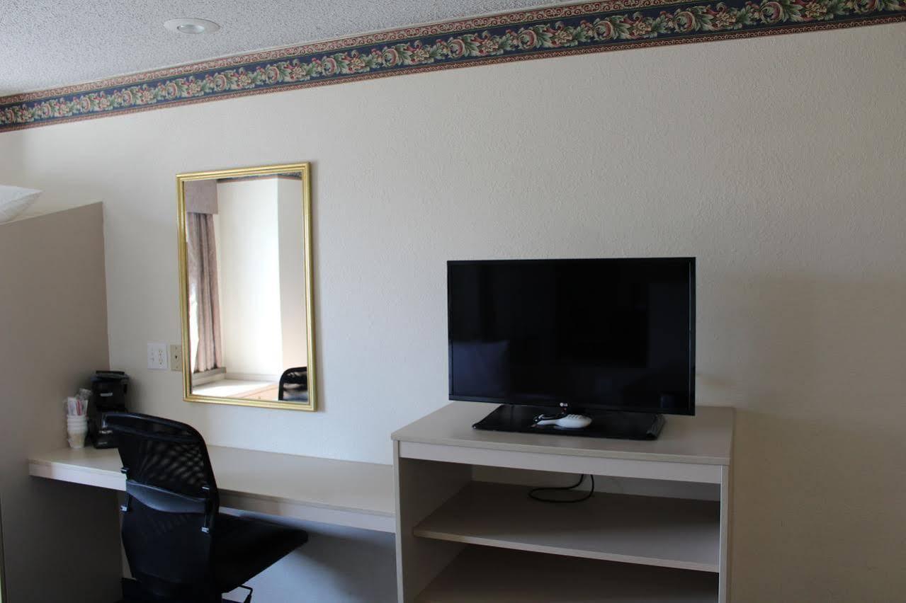 Travelodge By Wyndham Fort Scott Exteriör bild
